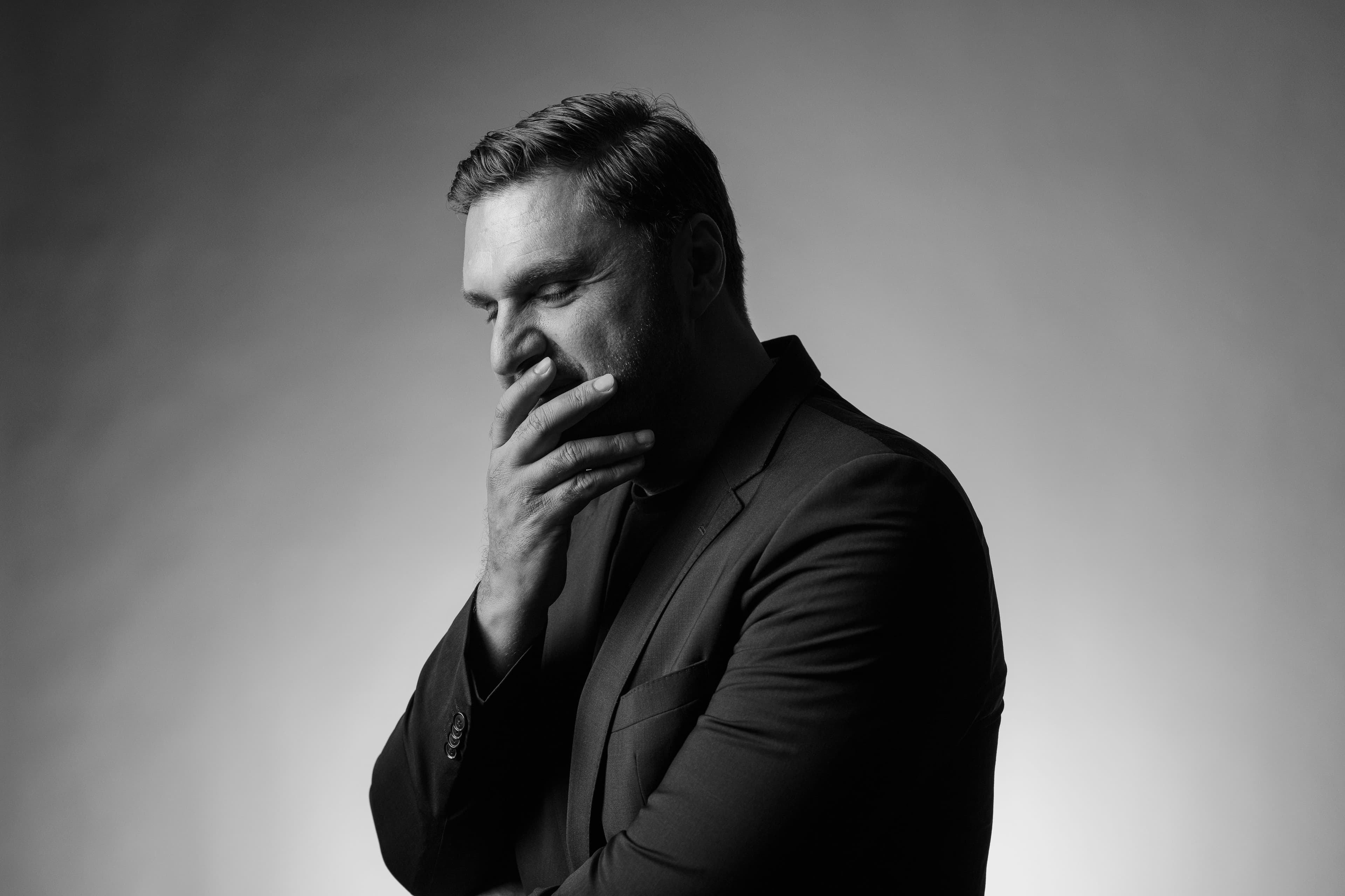 Costin Dămășaru — portret contemplativ